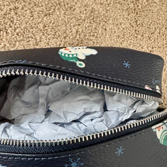 Coach purse☃️ Printed coated canvas and smooth leather snowman tote bag - Picture 7 of 12